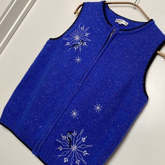Embroidered Sweater Vest Women SZ M Blue Jays Birds Snowflakes Sparkle - Picture 4 of 15